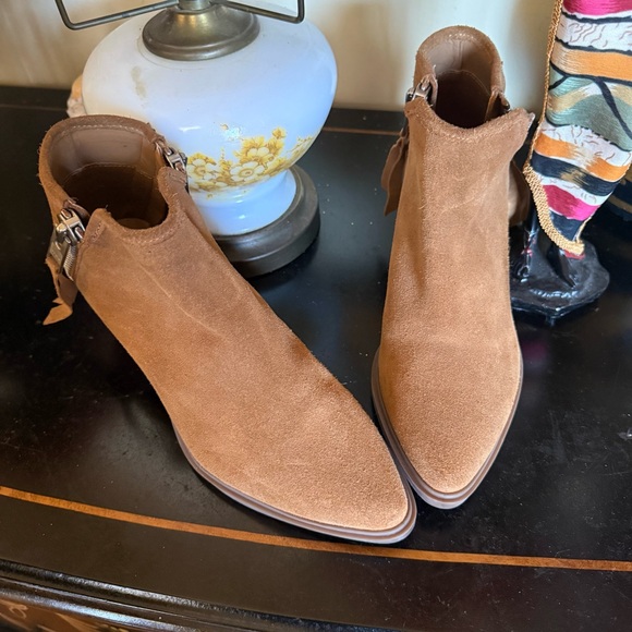 Steve Madden Brown Suede Ankle Booties - Picture 4 of 15